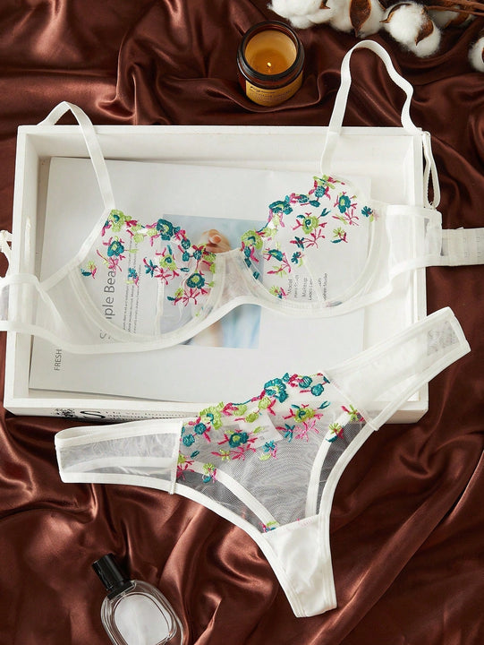 Conjunto De Lenceria De Sujetador Y Bragas De Malla Bordada