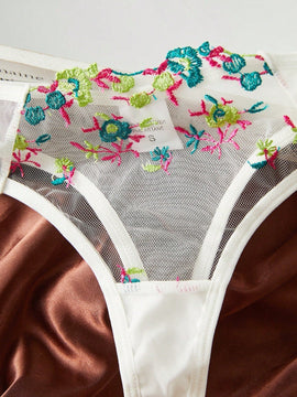 Conjunto De Lenceria De Sujetador Y Bragas De Malla Bordada