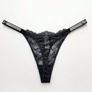 Tanga De Encaje Negro Con Adornos De Rinoestone