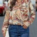 EMERY ROSE Blusa cruzada con estampado de paisley de cuello cruzado