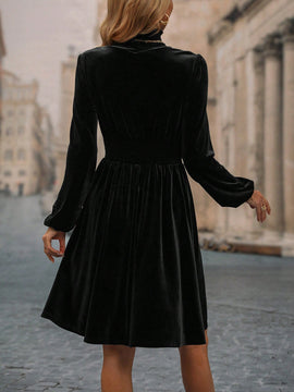 Vestido de cuello cisne de manga farol de terciopelo