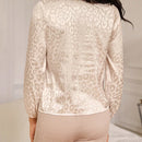 Frenchy Blusa de leopardo jacquard de cuello V de manga farol
