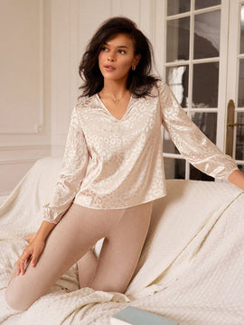Frenchy Blusa de leopardo jacquard de cuello V de manga farol