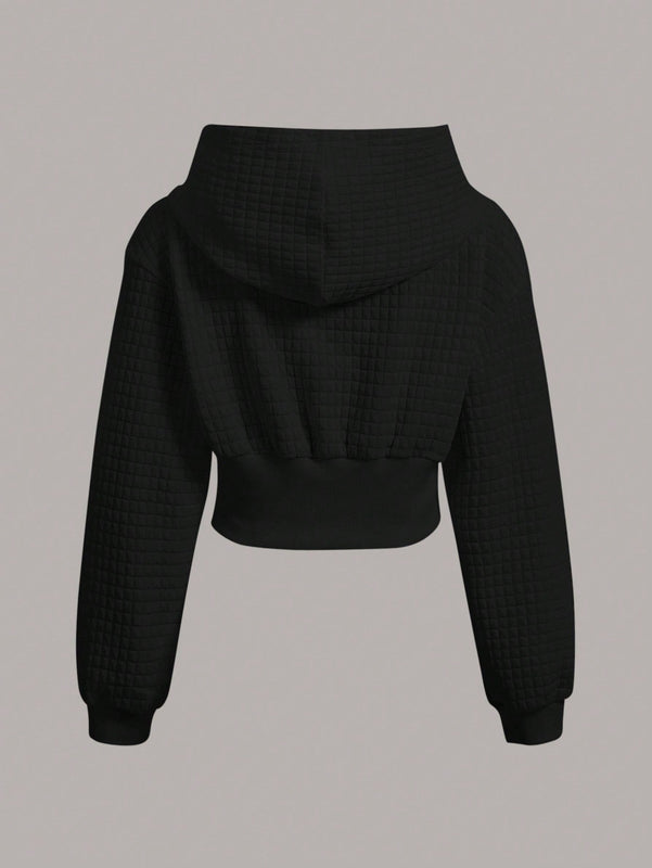 Ezwear capucha crop con slogan con parche con cordon delantero de hombros caidos
