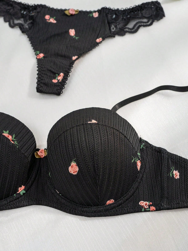 Set de lenceria con estampado floral ribete en forma de lechuga con aro