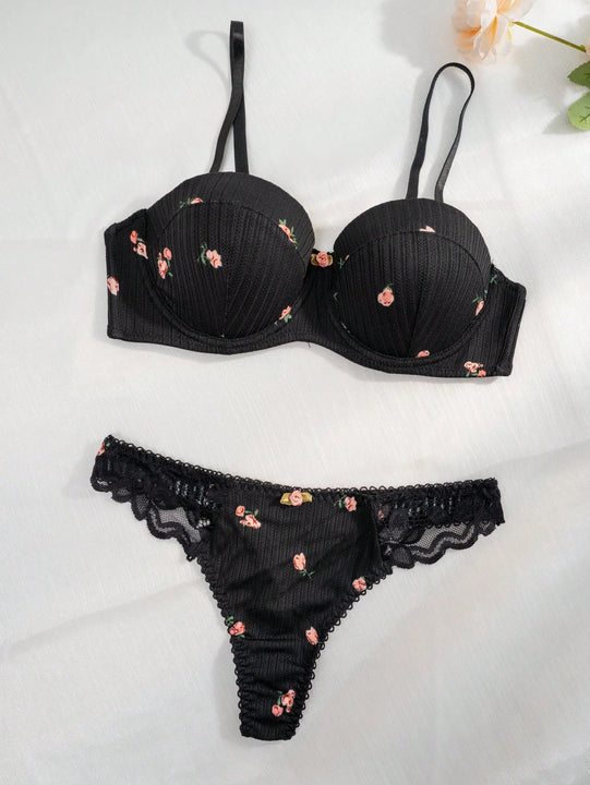 Set de lenceria con estampado floral ribete en forma de lechuga con aro