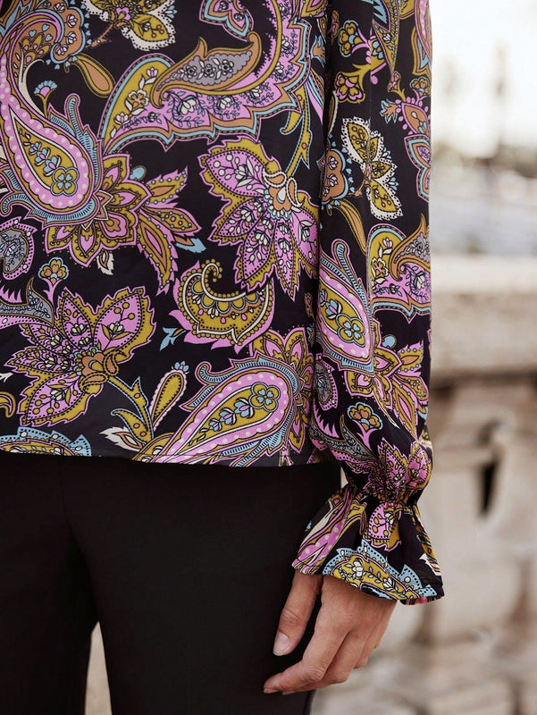 Frenchy Blusa con estampado de paisley de manga con volante