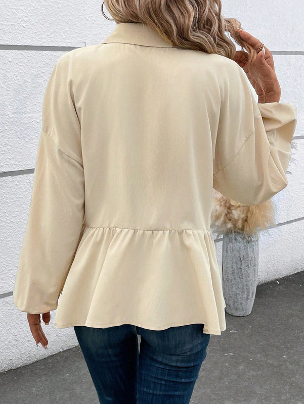 LUNE Camisa de hombros caidos bajo con fruncido con boton delantero