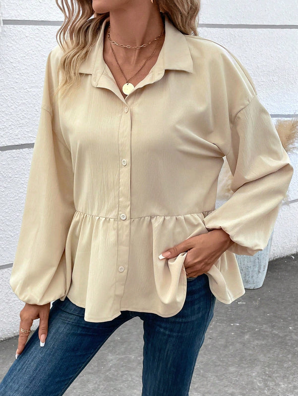 LUNE Camisa de hombros caidos bajo con fruncido con boton delantero