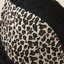 Ropa interior de mujer con estampado de leopardo, encaje en contraste y aros para el sosten