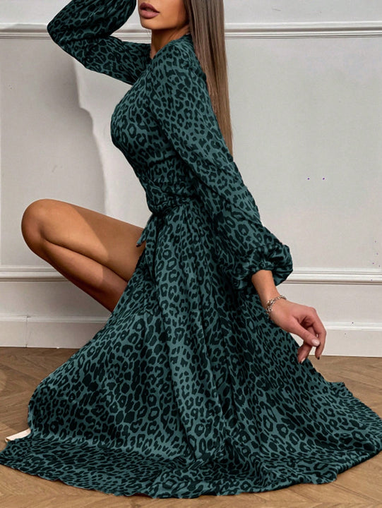 Vestido con estampado de lunares de manga farol cruzado con nudo lateral