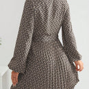 Frenchy Vestido con estampado de manga farol con cinturon bajo fruncido