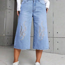 ICON Jeans fuego con bordado de pierna ancha capri