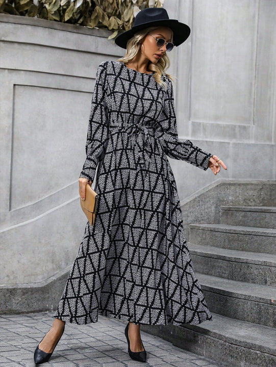 Vestido con cinturon con estampado de pluma de manga farol