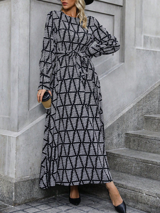 Vestido con cinturon con estampado de pluma de manga farol