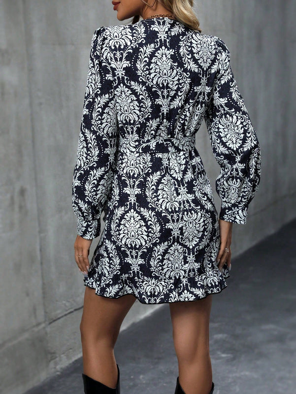 Vestido con cinturon con estampado de manga farol