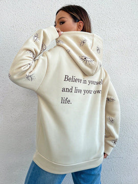 Moosta capucha con estampado de slogan de hombros caidos con forro termico