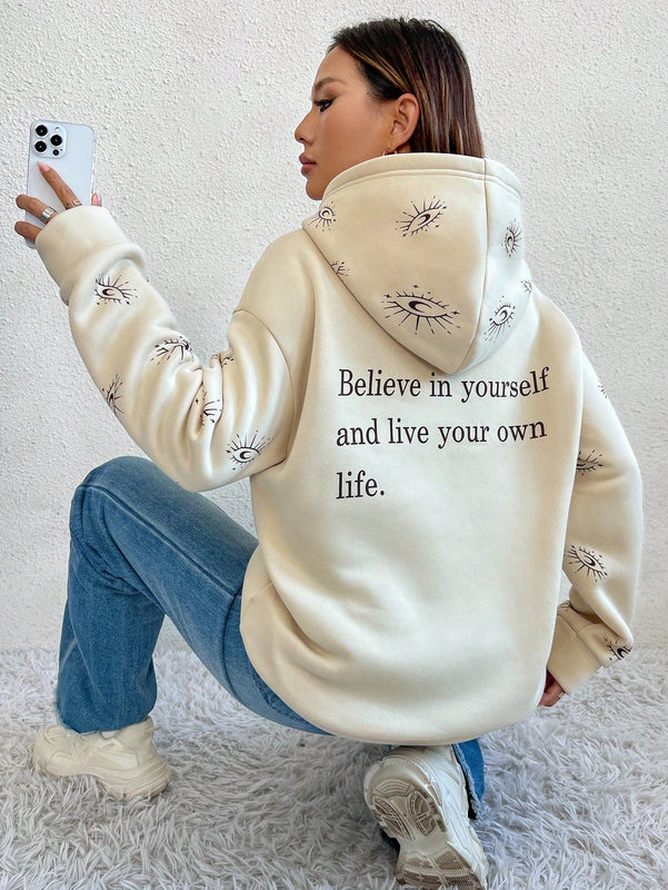Moosta capucha con estampado de slogan de hombros caidos con forro termico