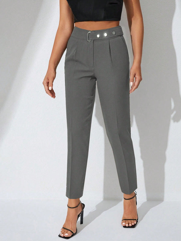 Pantalones zanahoria con bolsillo oblicuo liso