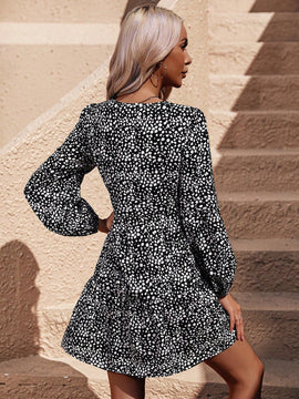 Vestido smock con estampado de lunares de manga farol bajo con fruncido