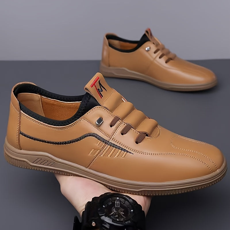 Zapatos casuales para hombre, ligeros y con suela suave, zapatos de conducción, zapatos de moda versátiles con patrón aleatorio, diseño de corte bajo, suela de TPR, forro de tela y parte superior.