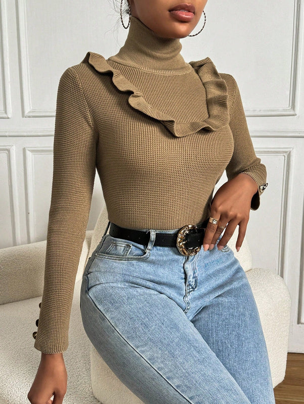 Essnce Camisa Con Cuello Alto En Color Cafe