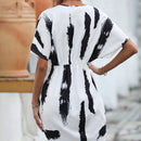Vestido con cinturon con estampado de pincelada de manga murcielago