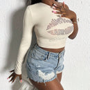 Camiseta crop de un hombro con diamante de imitacion labio & con patron de letra