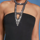 Haute vestido de fiesta de noche con cuello halter y piedras de strass