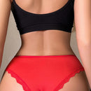 Tangas Triangulares Con Ribete De Encaje Y Detalle De Corazon Y Circulo