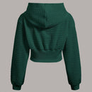 Ezwear capucha crop con slogan con parche con cordon delantero de hombros caidos