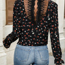 Frenchy Blusa Floral Con Panel De Malla Bordado En La Parte Posterior