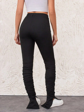 Pantalones ajustados con dobladillo con abertura alta y plisados de color liso para mujer