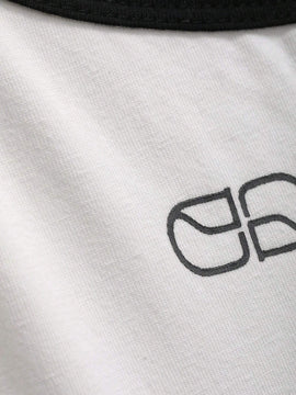 Camiseta De Mujer Con Hombro Irregular Y Borde Colisionado