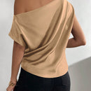 Blusa unicolor de cuello asimetrico fruncido de saten