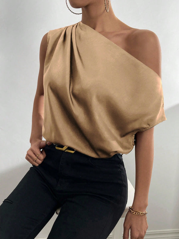 Prive Blusa unicolor de cuello asimetrico fruncido de saten