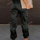 Pantalones de cargo con bolsillo con solapa, cordon ajustable y cintura elastica de saten para mujeres