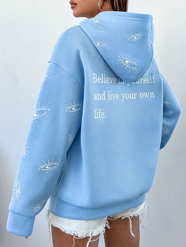 Moosta capucha con estampado de slogan de hombros caidos con forro termico