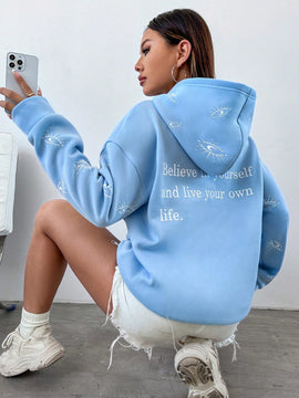 Moosta capucha con estampado de slogan de hombros caidos con forro termico
