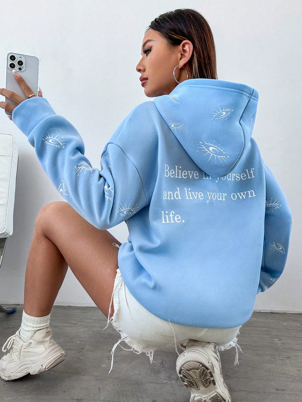 Moosta capucha con estampado de slogan de hombros caidos con forro termico