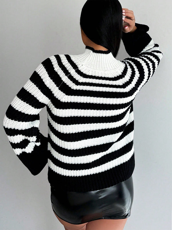 Essnce Sueter De Manga Raglan Con Cuello Alto A Rayas