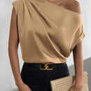 Blusa unicolor de cuello asimetrico fruncido de saten