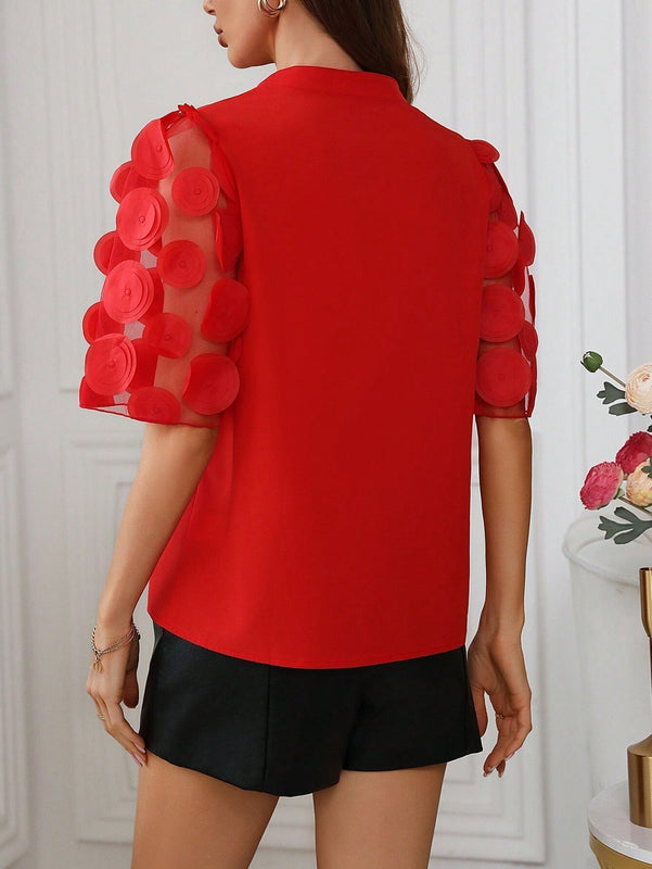Camisa De Mujer Con Cuello De Muesca Y Dees De Malla Bordada