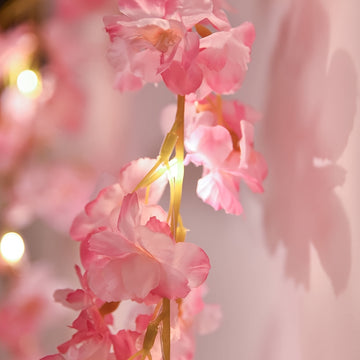 30 luces LED de cerezo rosa en cadena, decoración de enredadera con batería para bodas, fiestas y decoración navideña, enredaderas de plástico con luz cálida para el Día de San Valentín, Día de la Madre, Pascua y más