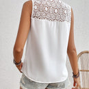 Frenchy Blusa Sin Mangas Con Cuello Abierto Con Encaje Contrastante Y Solapas Abiertas En Forma De Camisa Con Botones.