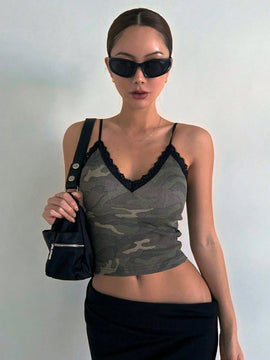 DAZY Camiseta Sin Mangas Slim Fit Con Patron De Camuflaje Y Ribete De Encaje