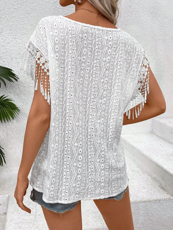 VCAY Blusa Con Detalle Bordado De Hueco Y Borla