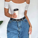 Camiseta De Mujer De Verano Casual Fuera Del Hombro Con Hebilla Metalica Decorativa, Hueca Con Diseno Bordado