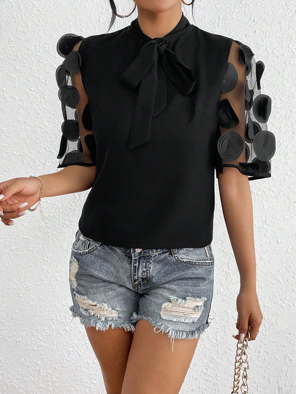 Frenchy Camisa Casual De Manga Corta Con Botones Y Cuello Con Corbata De Parche De Malla