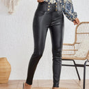 Essnce Pantalon de moda ajustado con botones solido en detalle de color, ideal para la calle